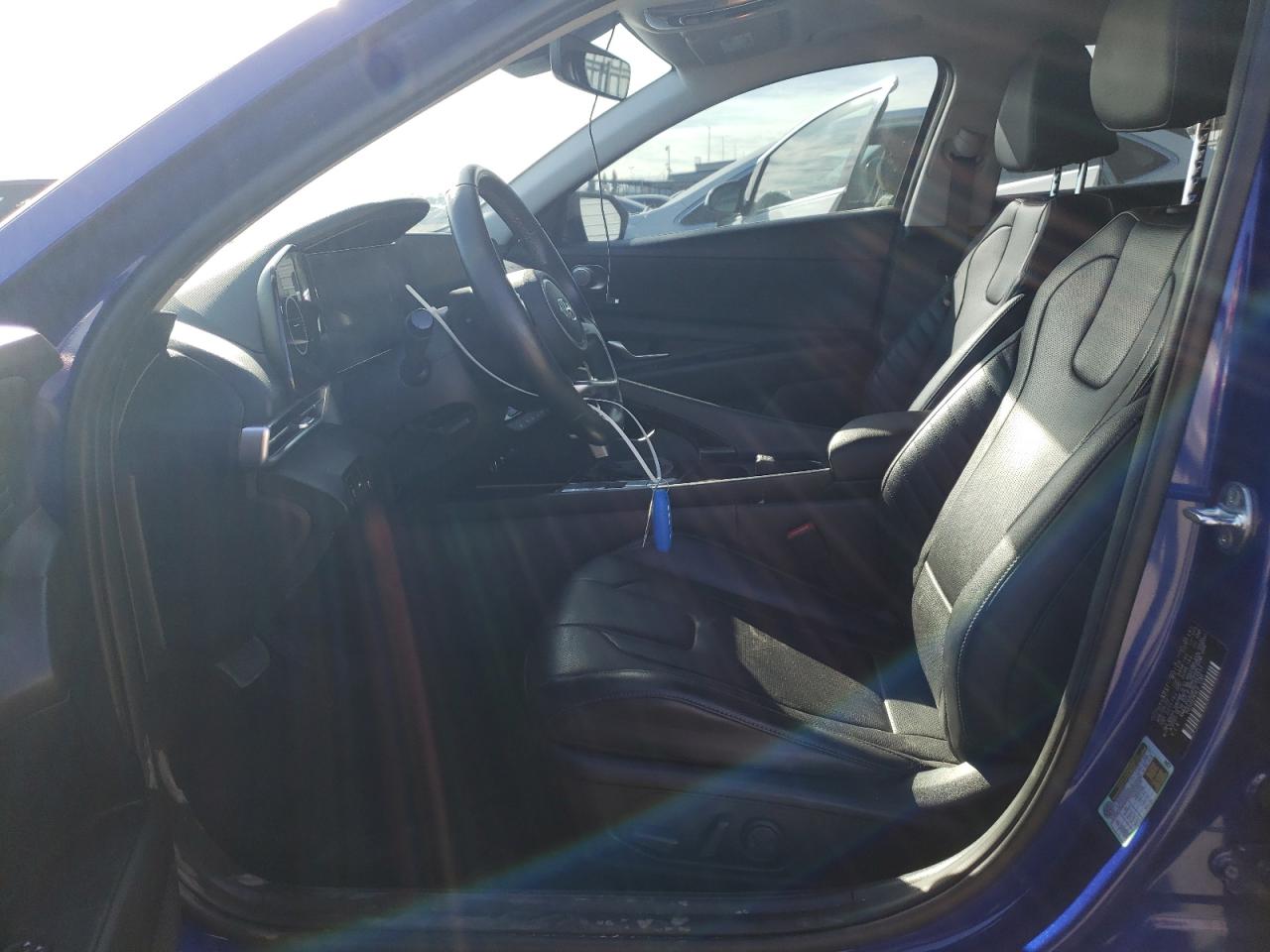 2022 Hyundai Elantra - Image 7