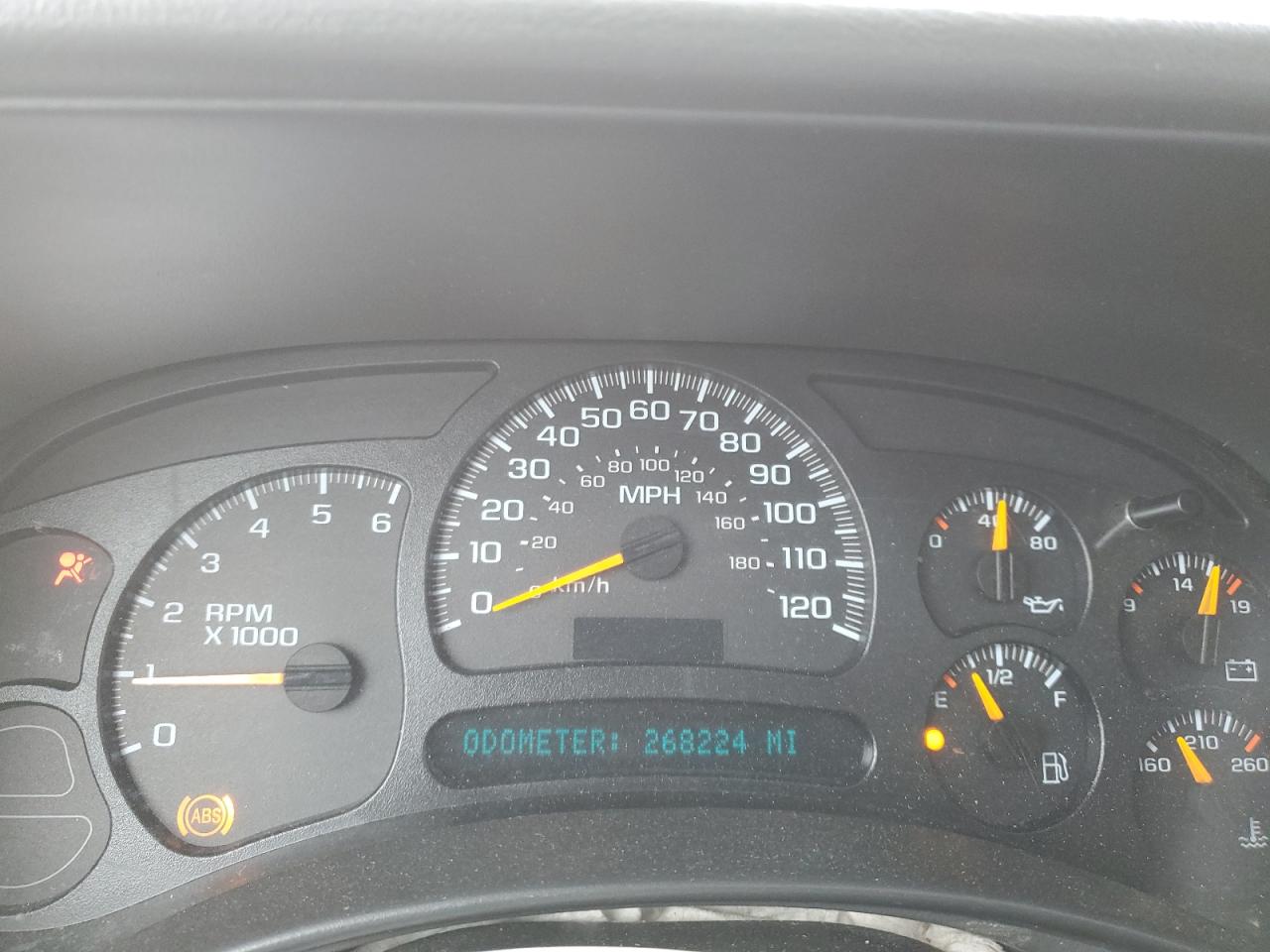 2004 Chevrolet Avalanche - Image 9
