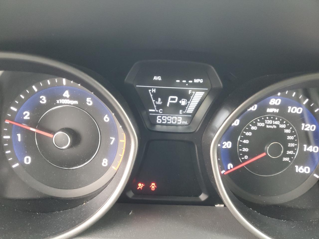 2016 Hyundai Elantra - Image 9