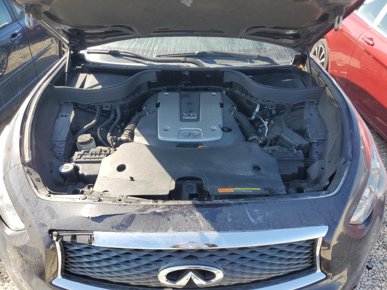 2017 Infiniti QX70 - Image 13