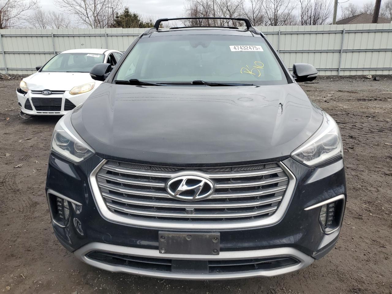 2017 Hyundai Santa Fe - Image 5
