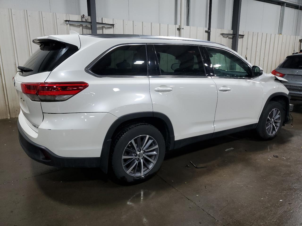 2019 Toyota Highlander - Image 3