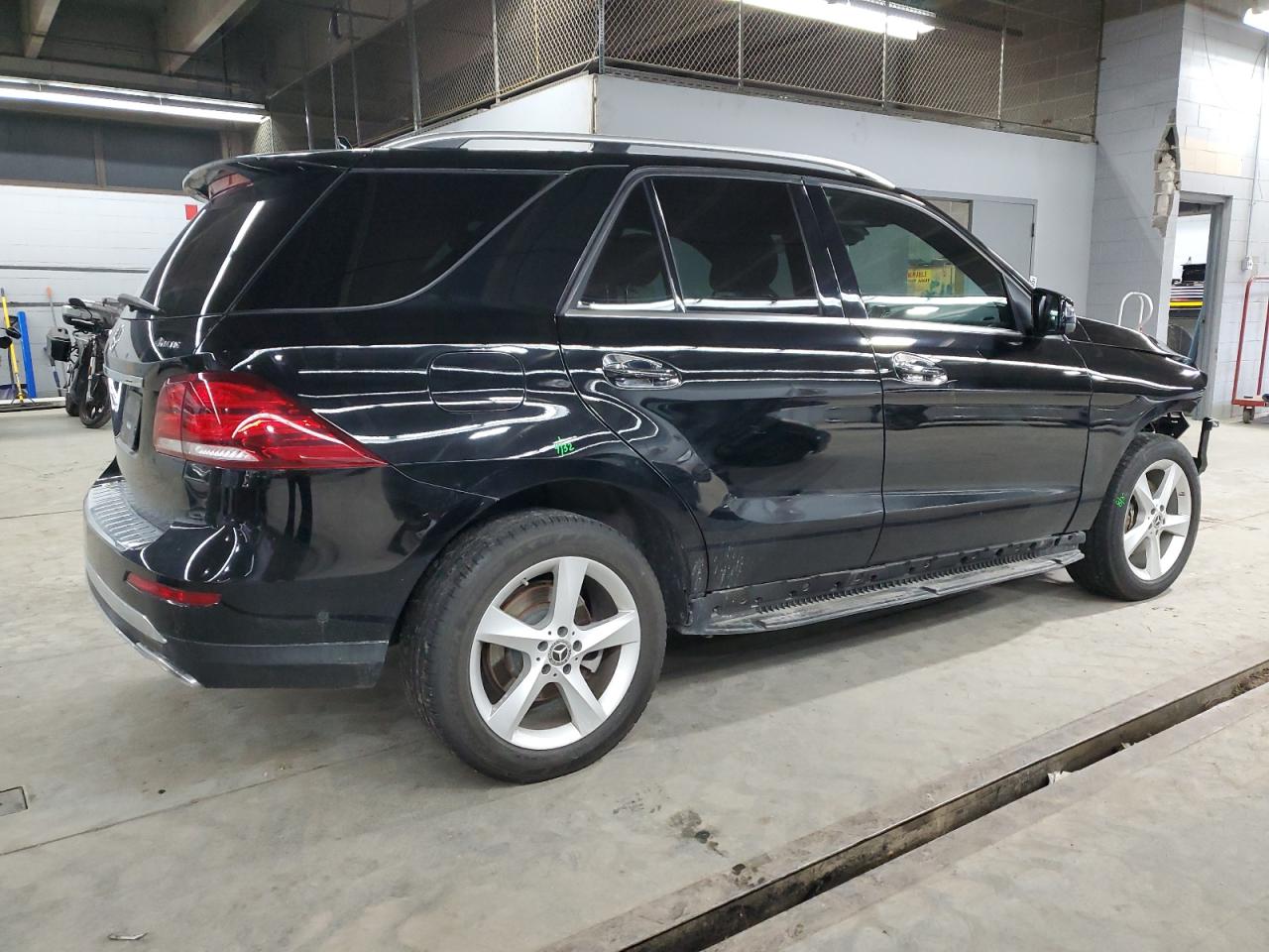 2017 Mercedes-Benz GLE - Image 3