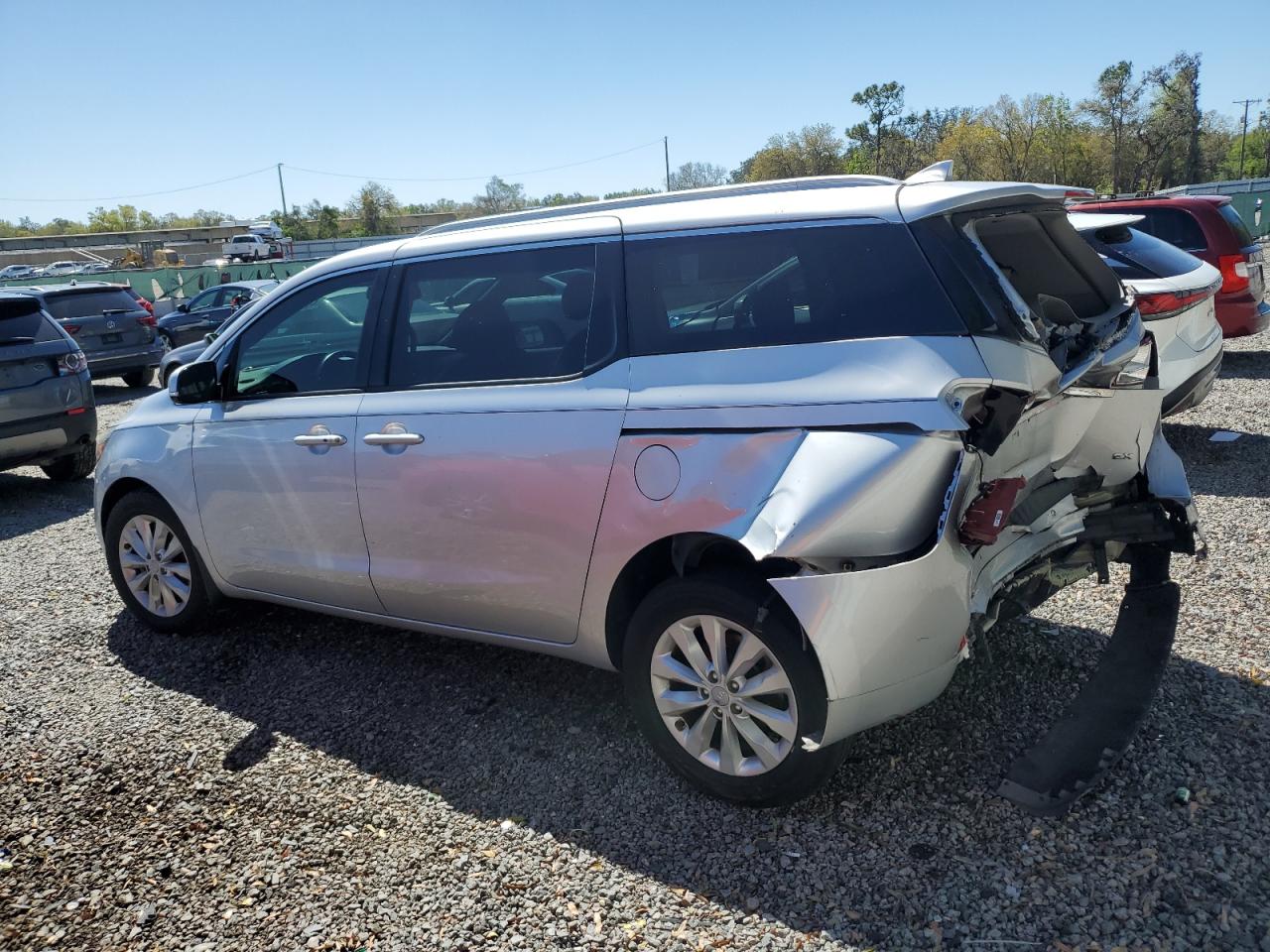 2018 Kia Sedona - Image 2