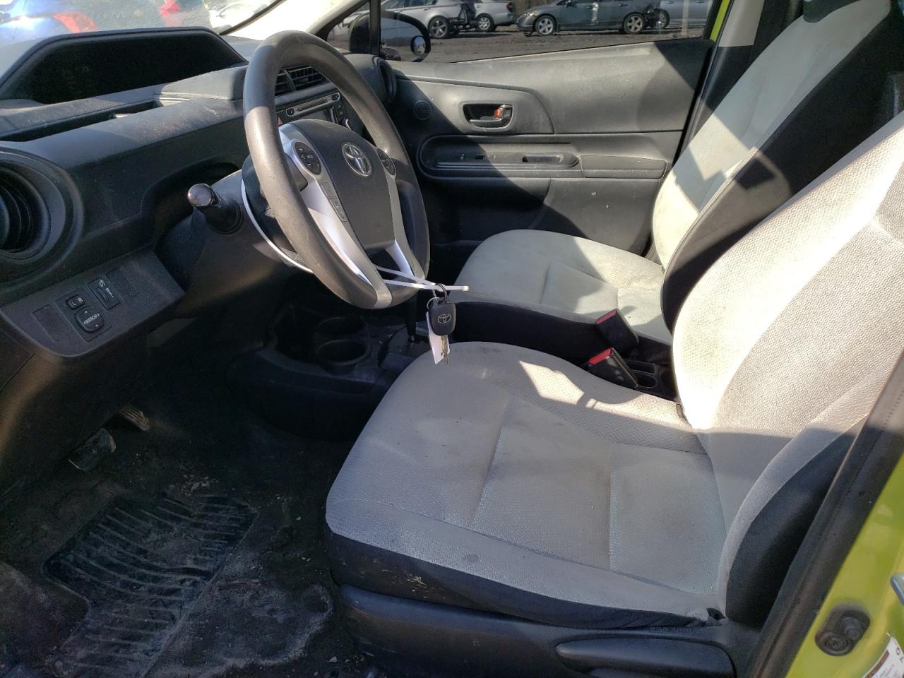 2015 Toyota Prius - Image 7