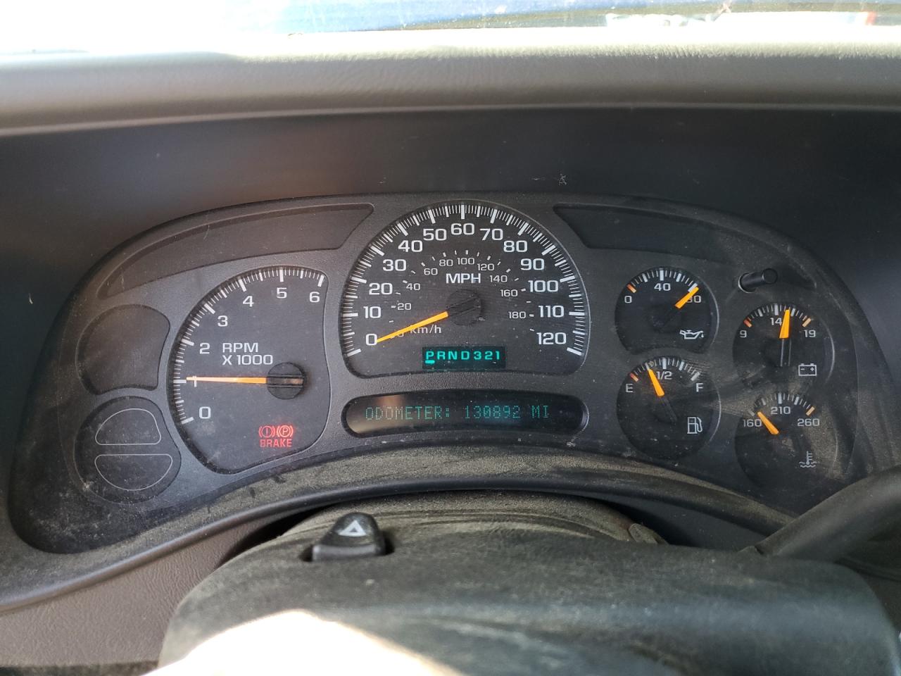 2004 Chevrolet Silverado - Image 9