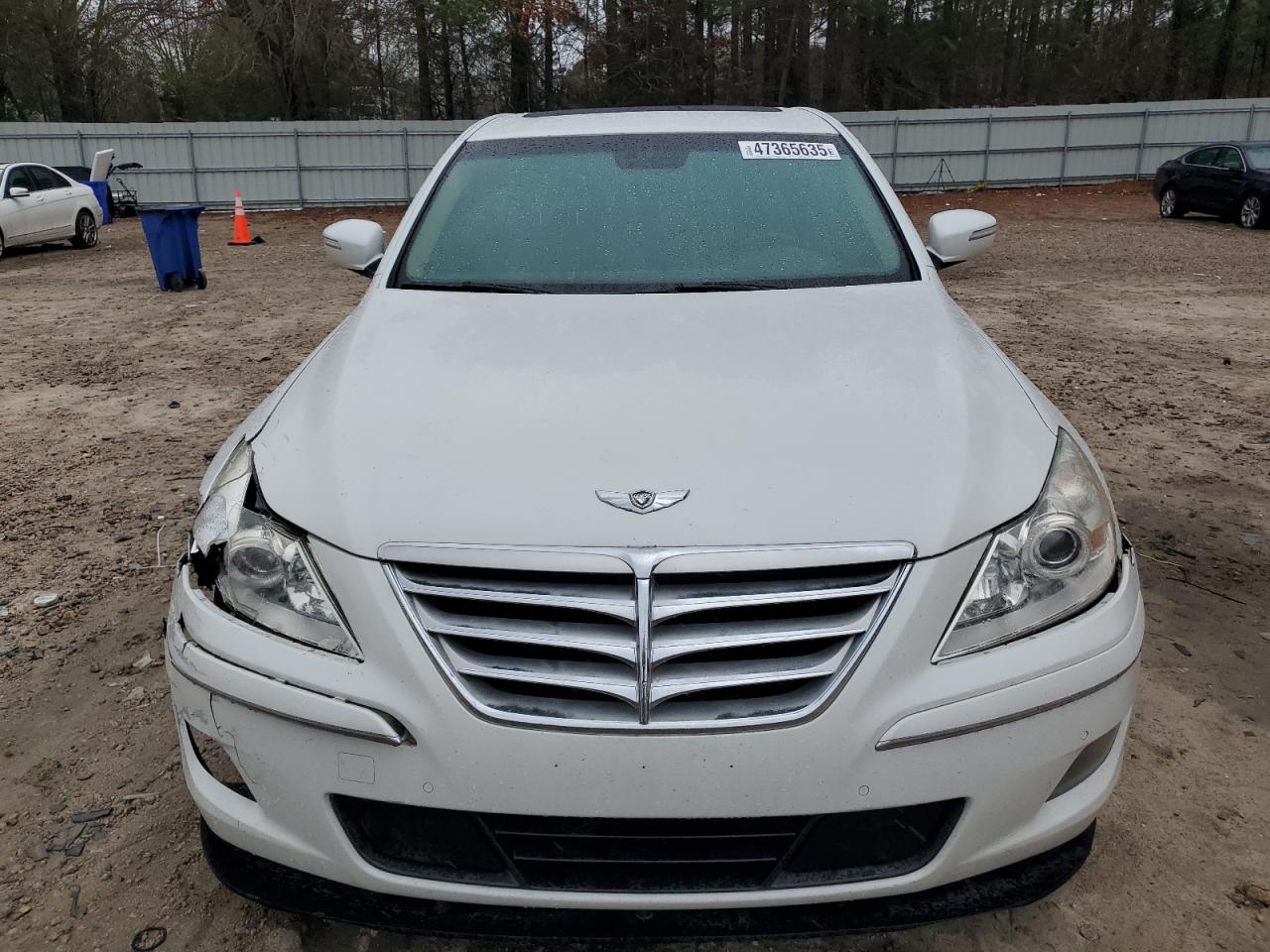 2011 Hyundai Genesis - Image 5