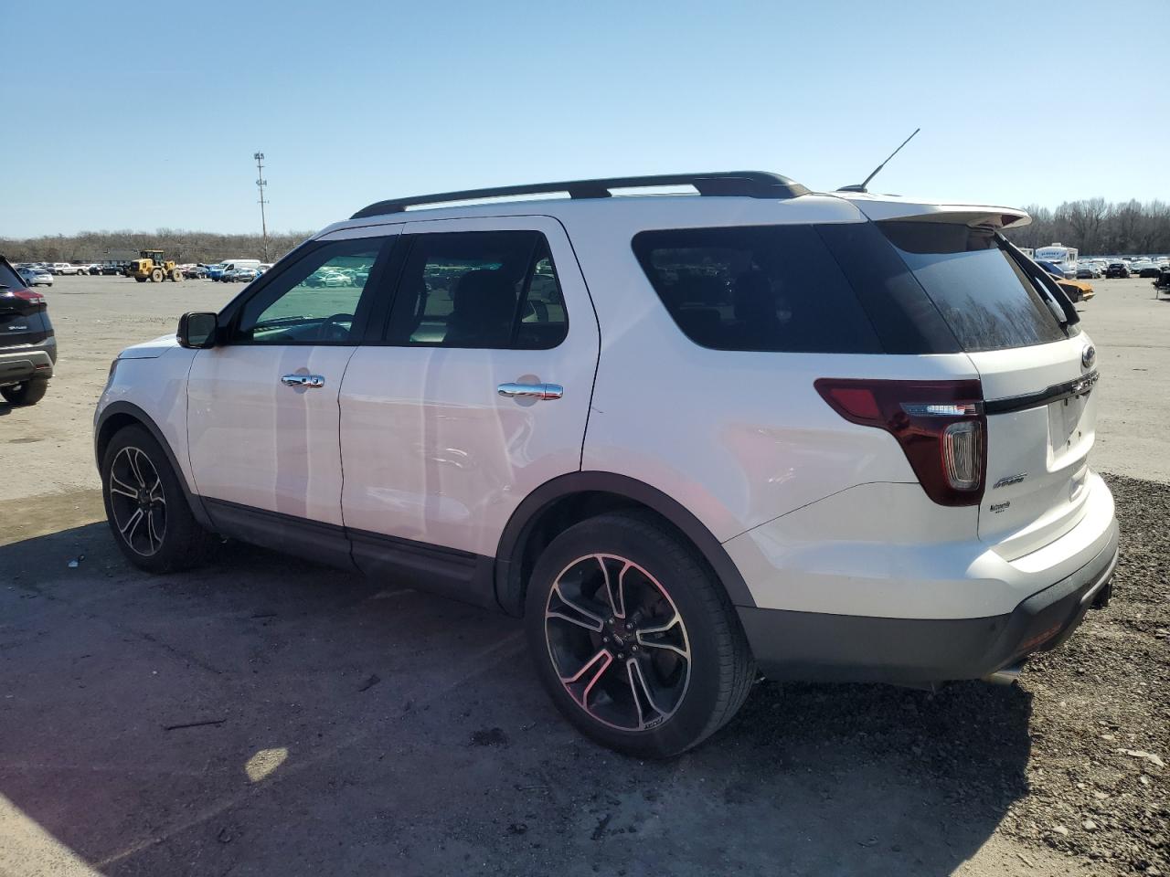 2014 Ford Explorer - Image 2