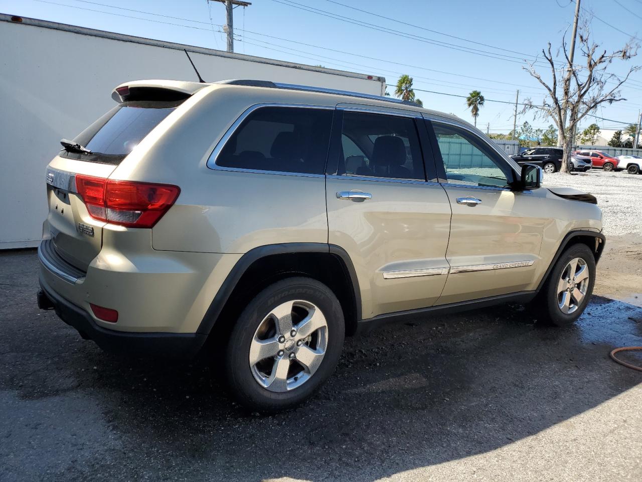 2011 Jeep Grand Cherokee - Image 3