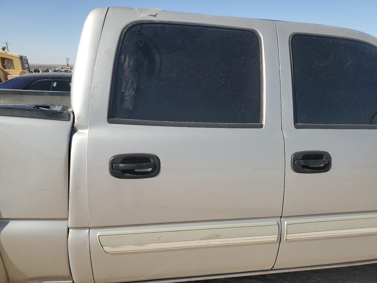 2006 Chevrolet Silverado - Image 10