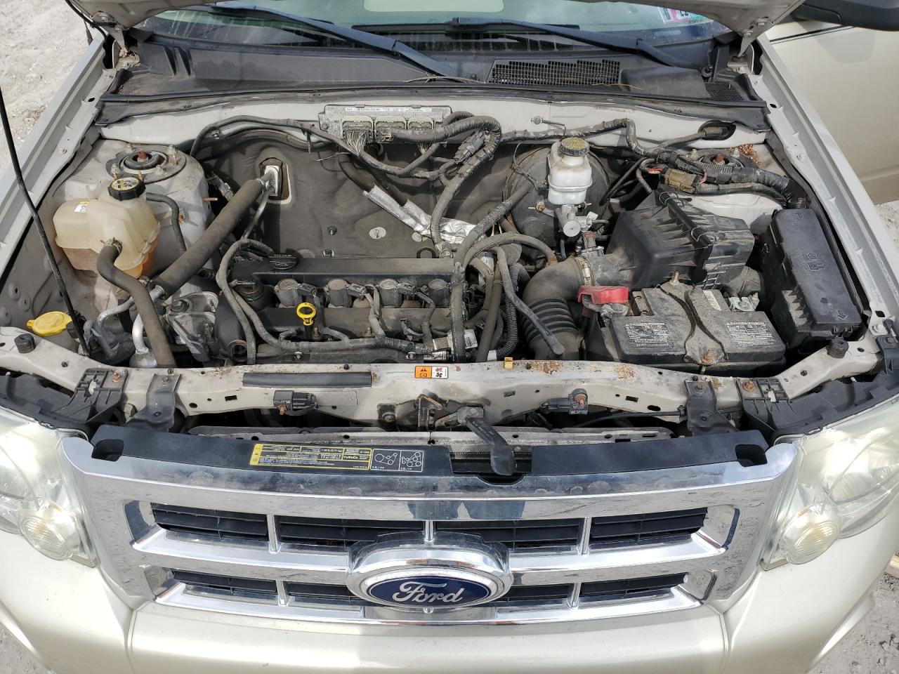 2010 Ford Escape - Image 12