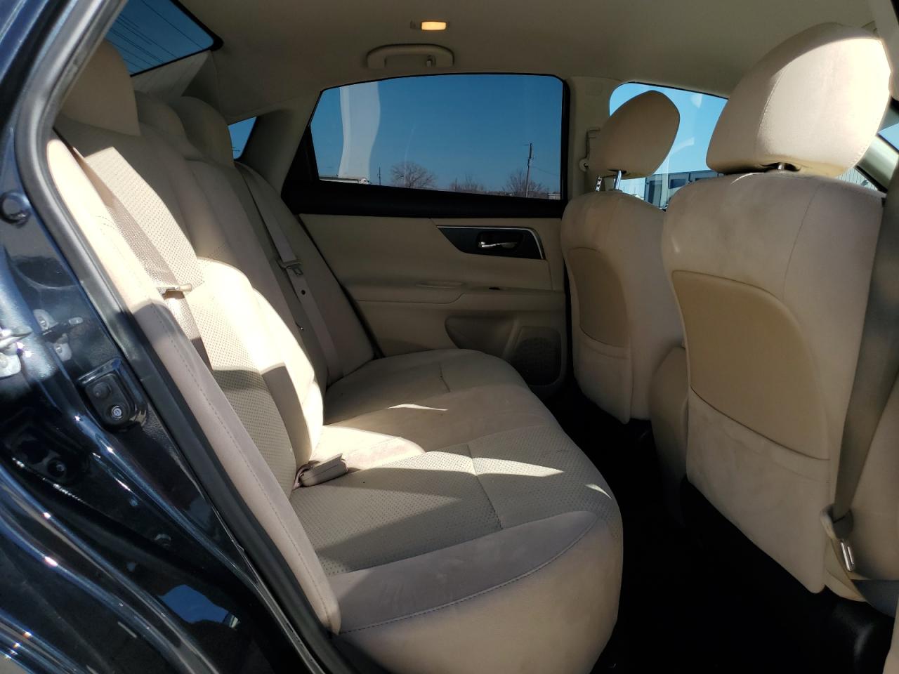 2015 Nissan Altima - Image 10