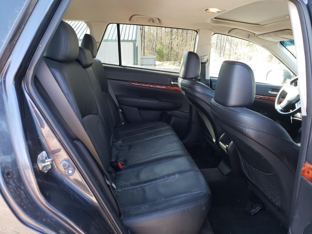 2012 Subaru Outback - Image 11