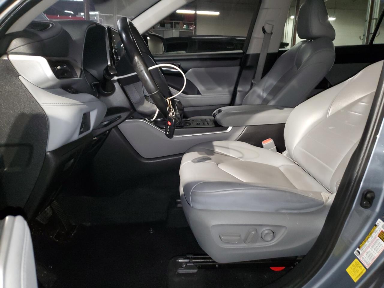 2021 Toyota Highlander - Image 7
