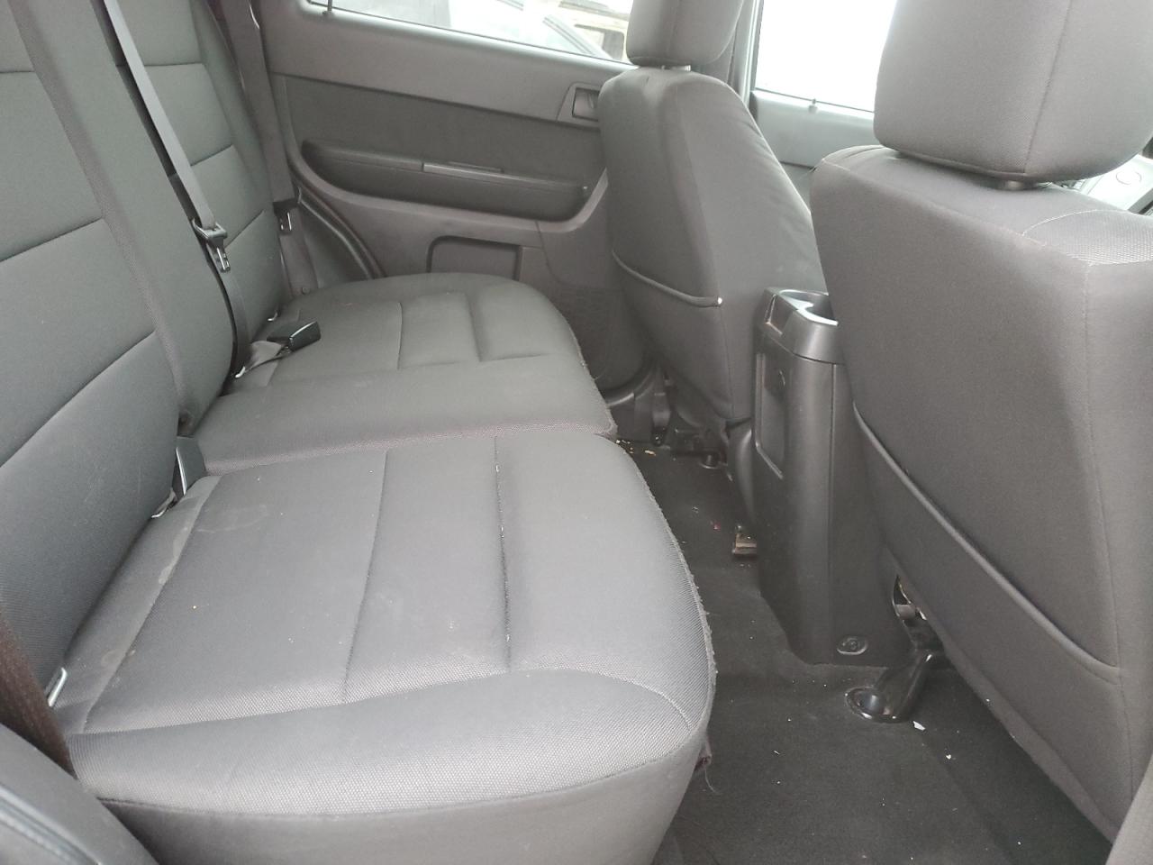 2011 Ford Escape - Image 11