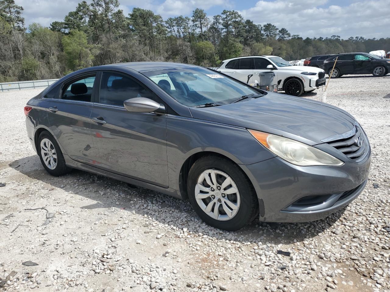 2011 Hyundai Sonata - Image 4