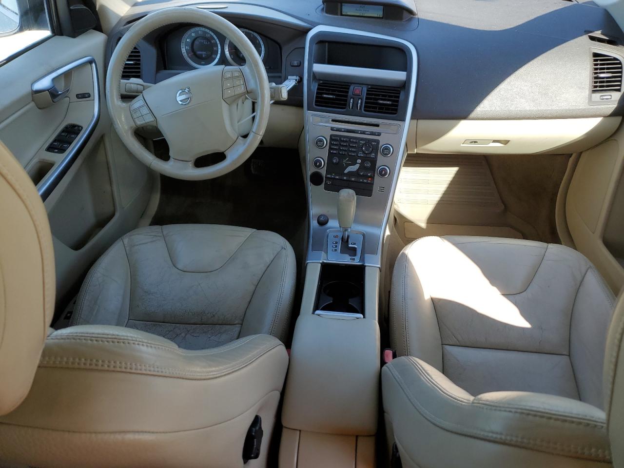2010 Volvo XC60 - Image 8