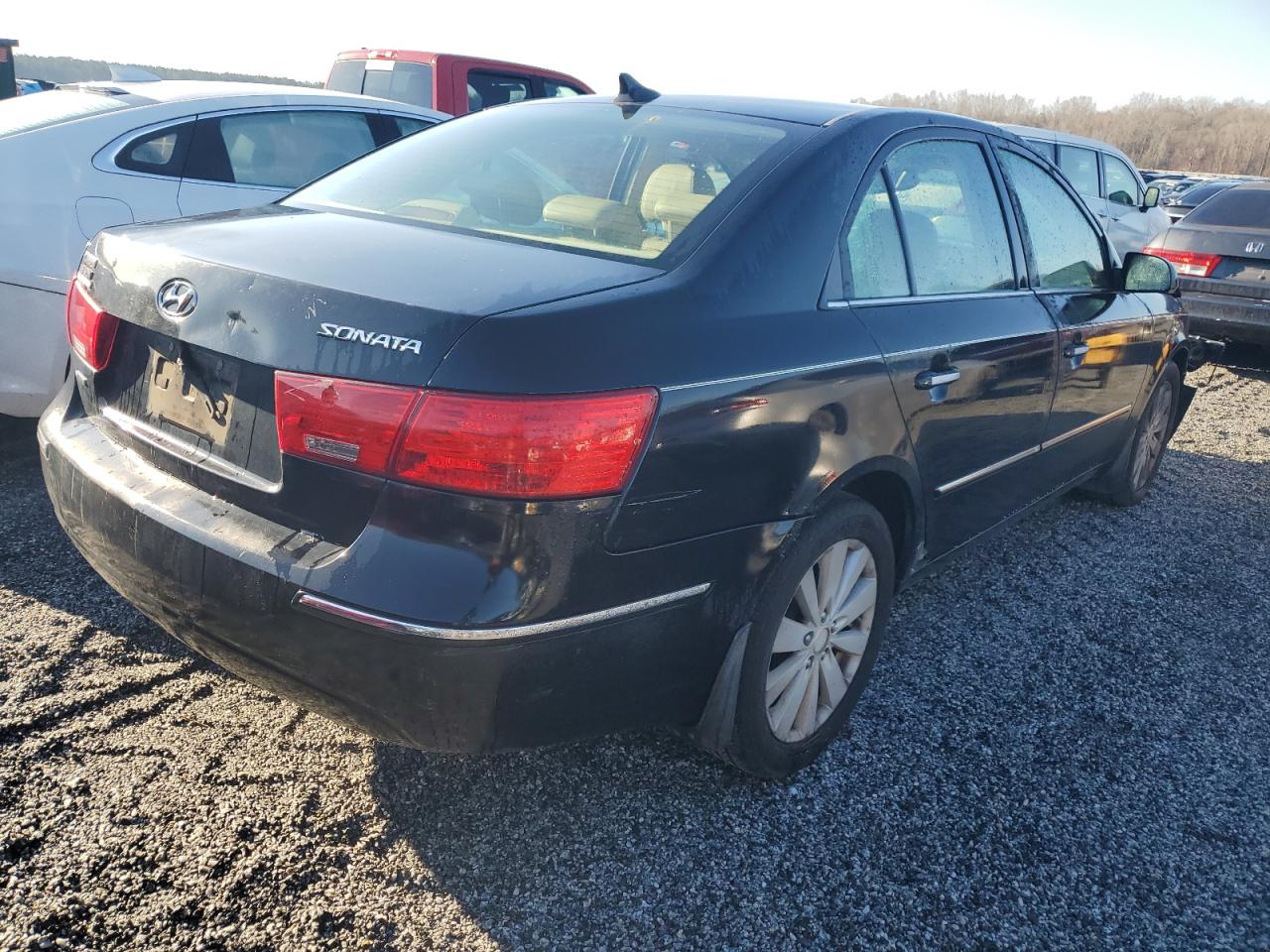 2009 Hyundai Sonata - Image 3