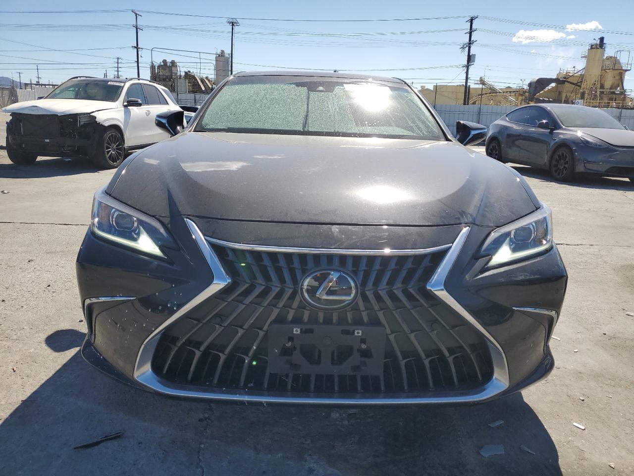 2023 Lexus ES - Image 5