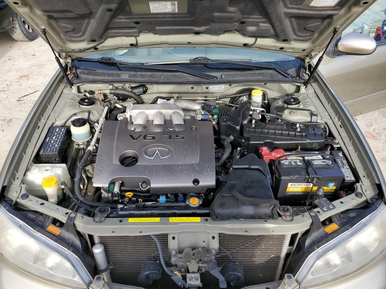 2002 Infiniti I - Image 11
