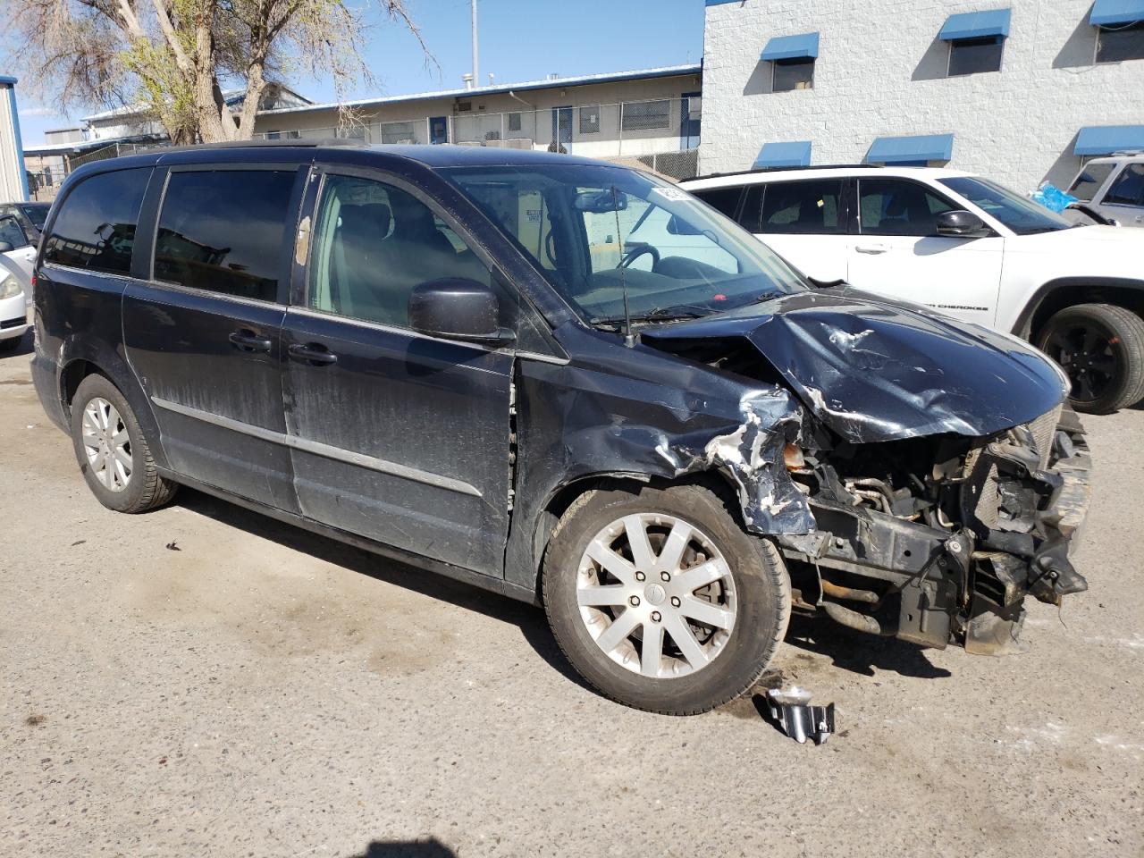 2014 Chrysler Town & Country - Image 4