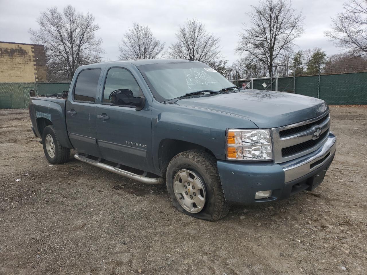 2011 Chevrolet Silverado - Image 4