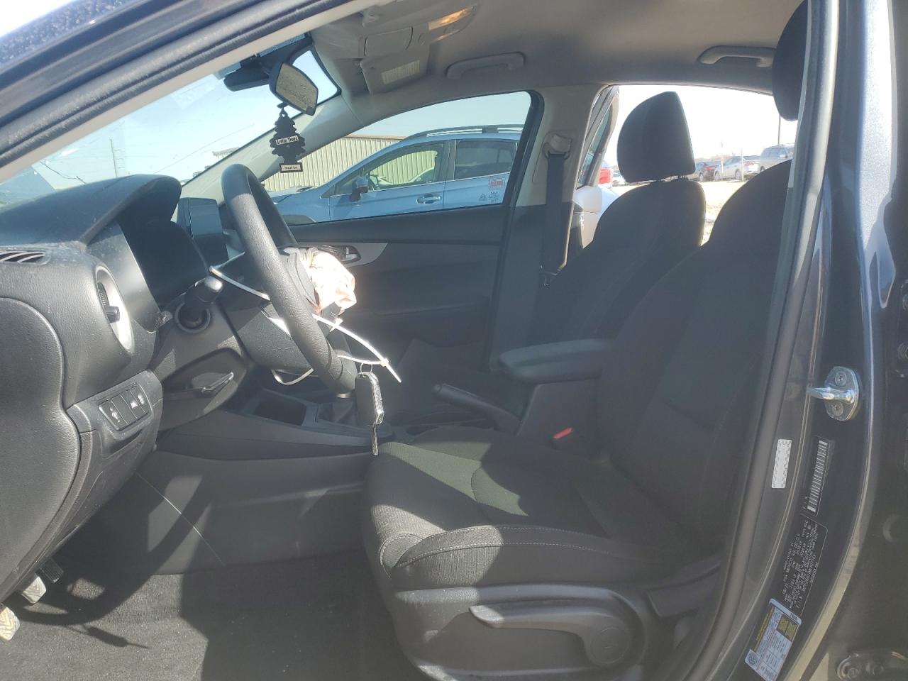 2021 Kia Forte - Image 7