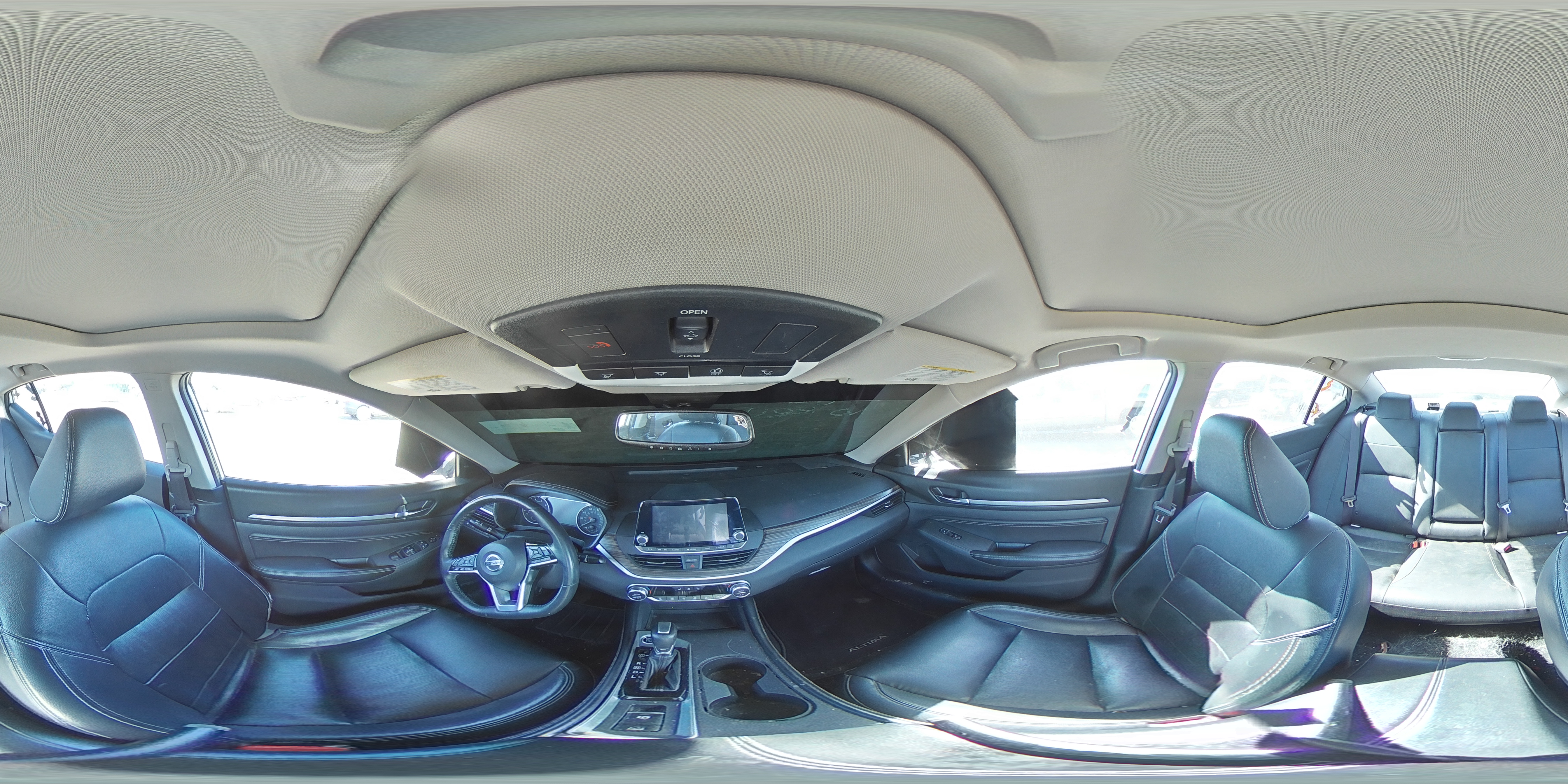 2019 Nissan Altima - Image 12