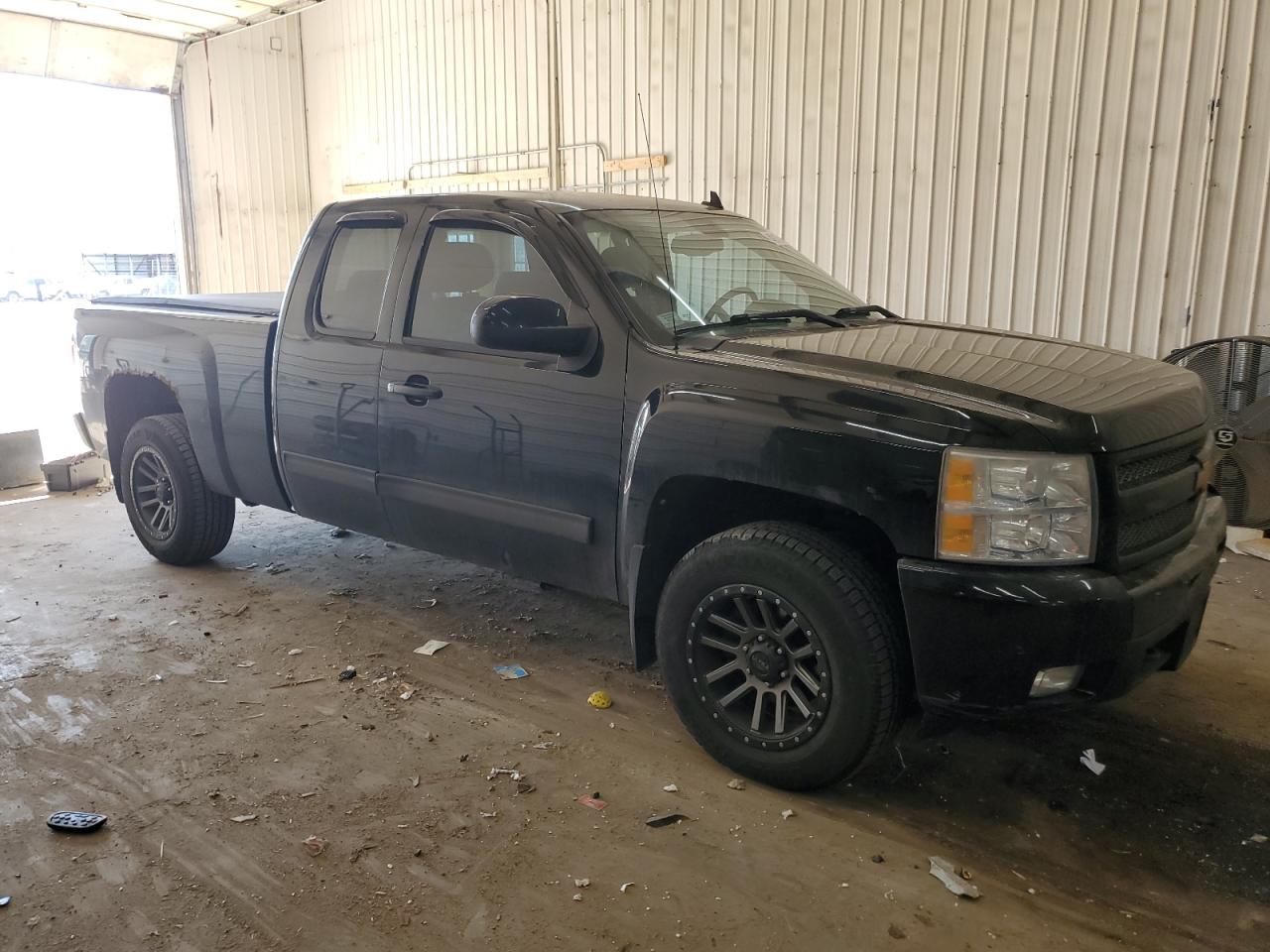 2011 Chevrolet Silverado - Image 4