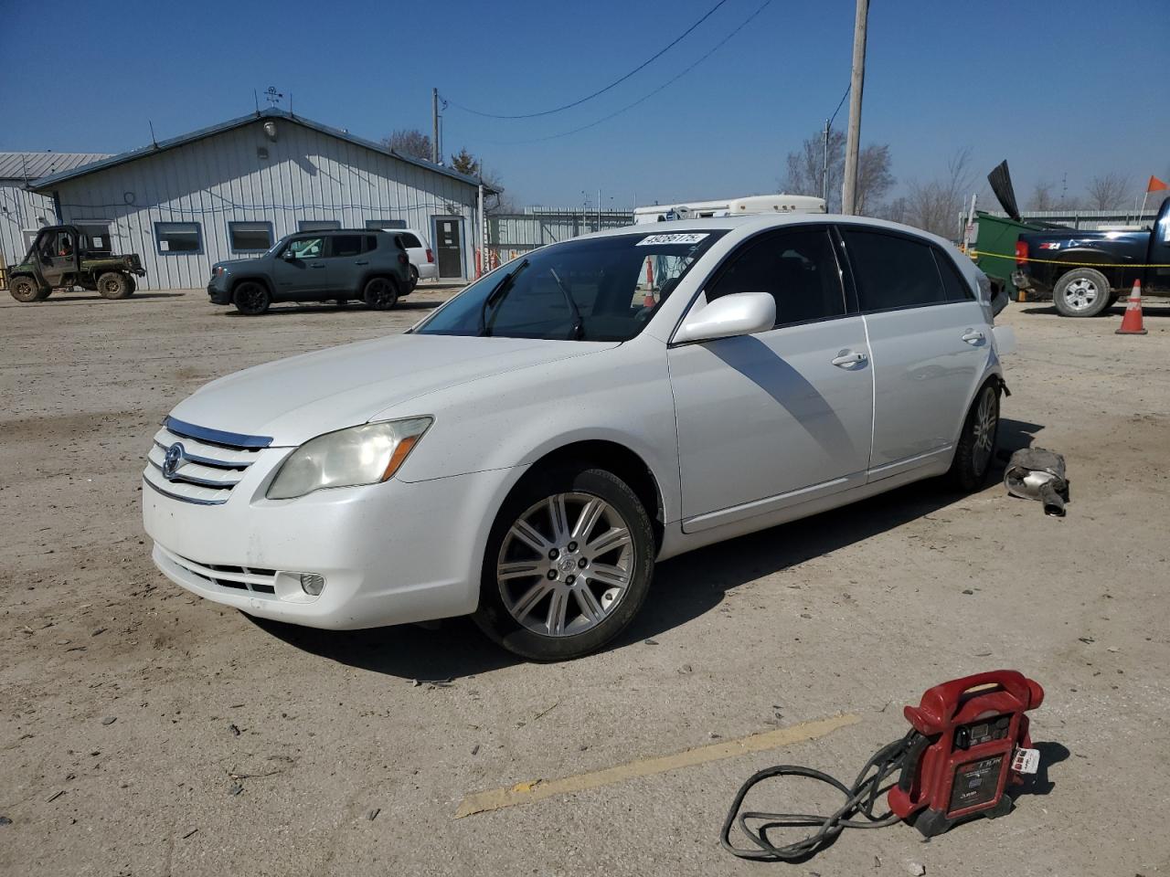 2006 Toyota Avalon Xl იყიდება Pekin-ში, IL - Rear End