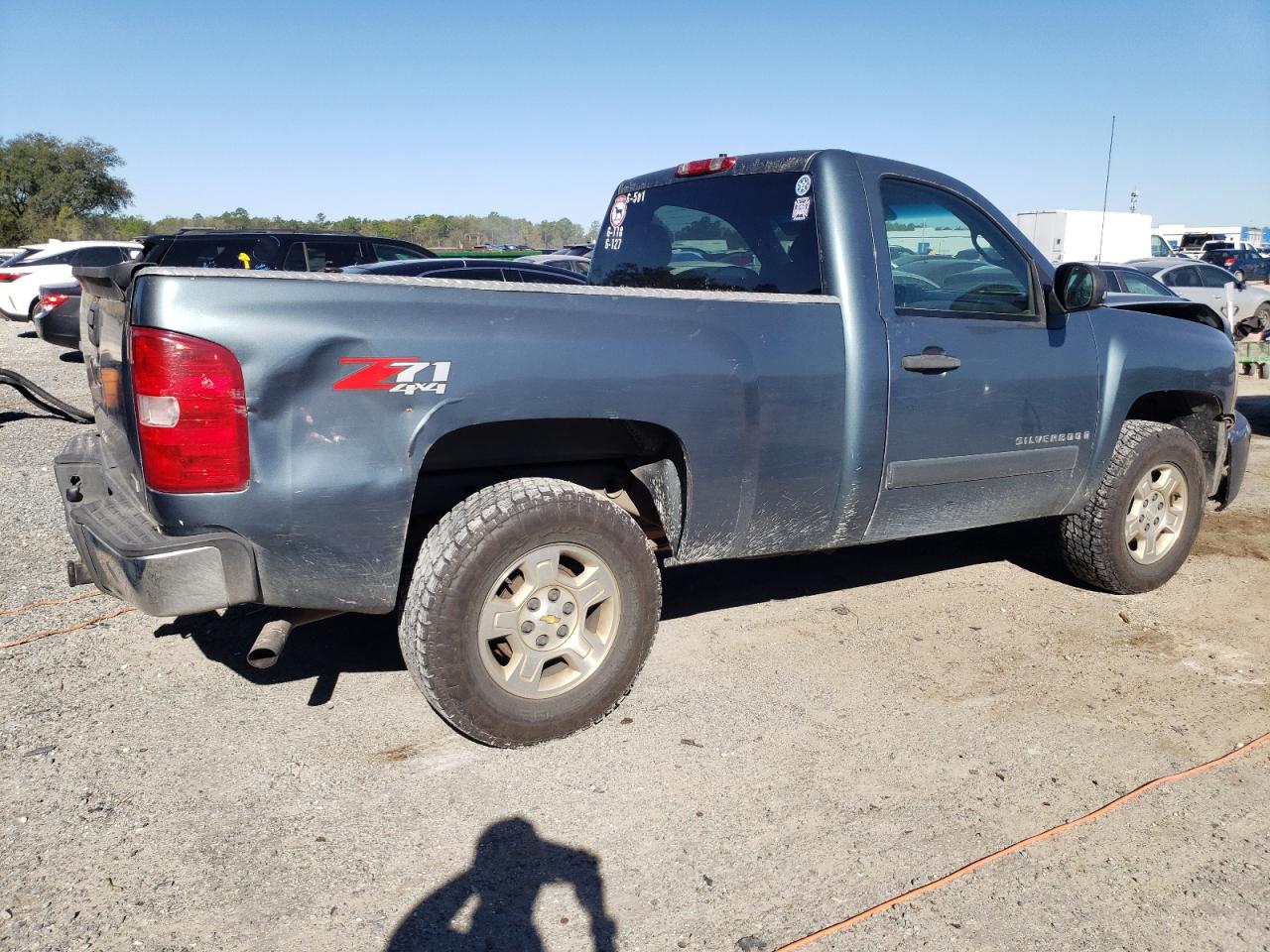 2007 Chevrolet Silverado - Image 3