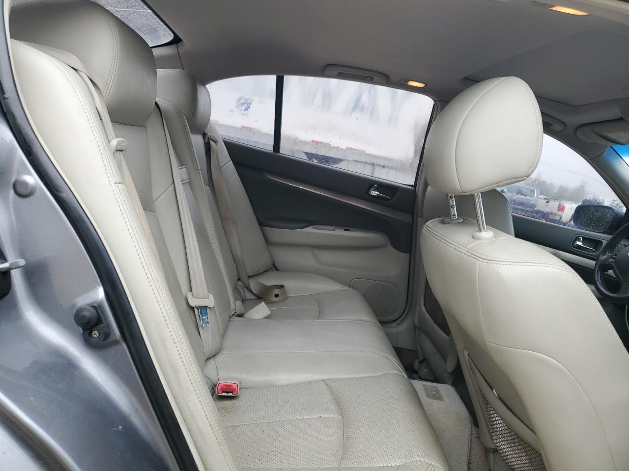2012 Infiniti G - Image 10