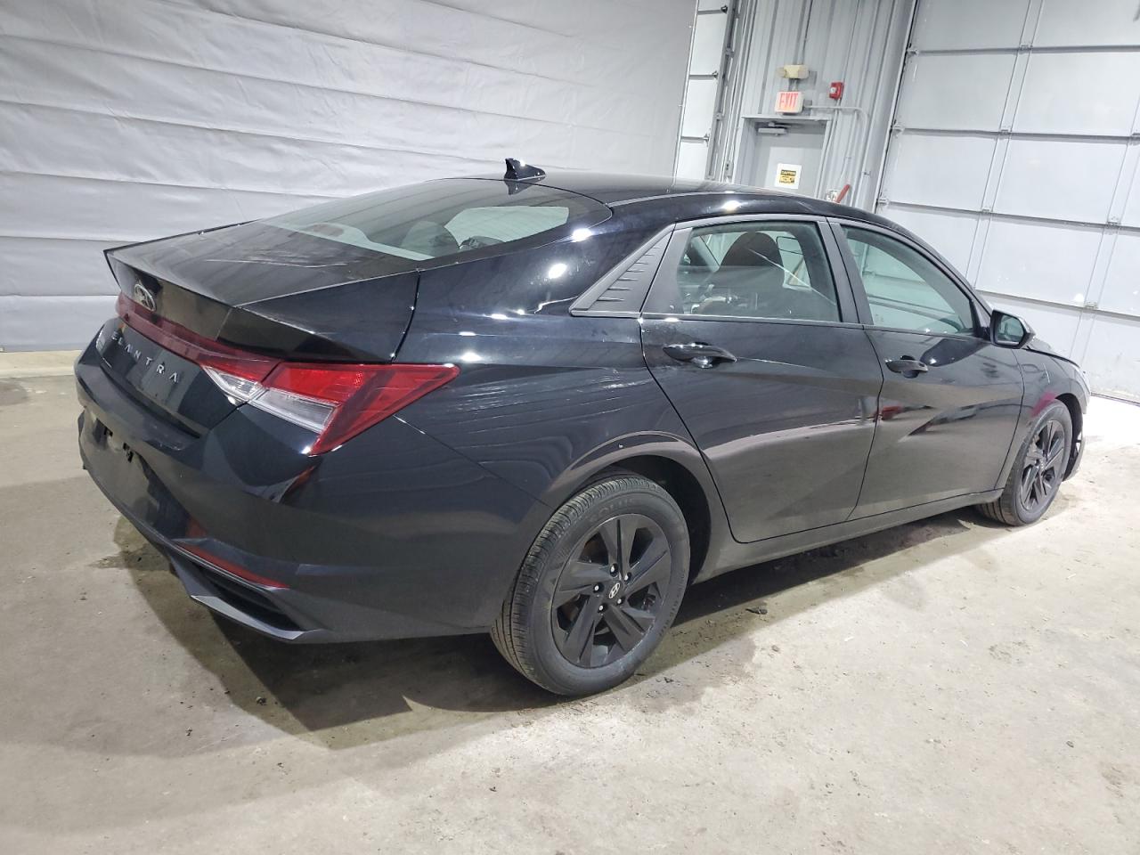 2022 Hyundai Elantra - Image 3