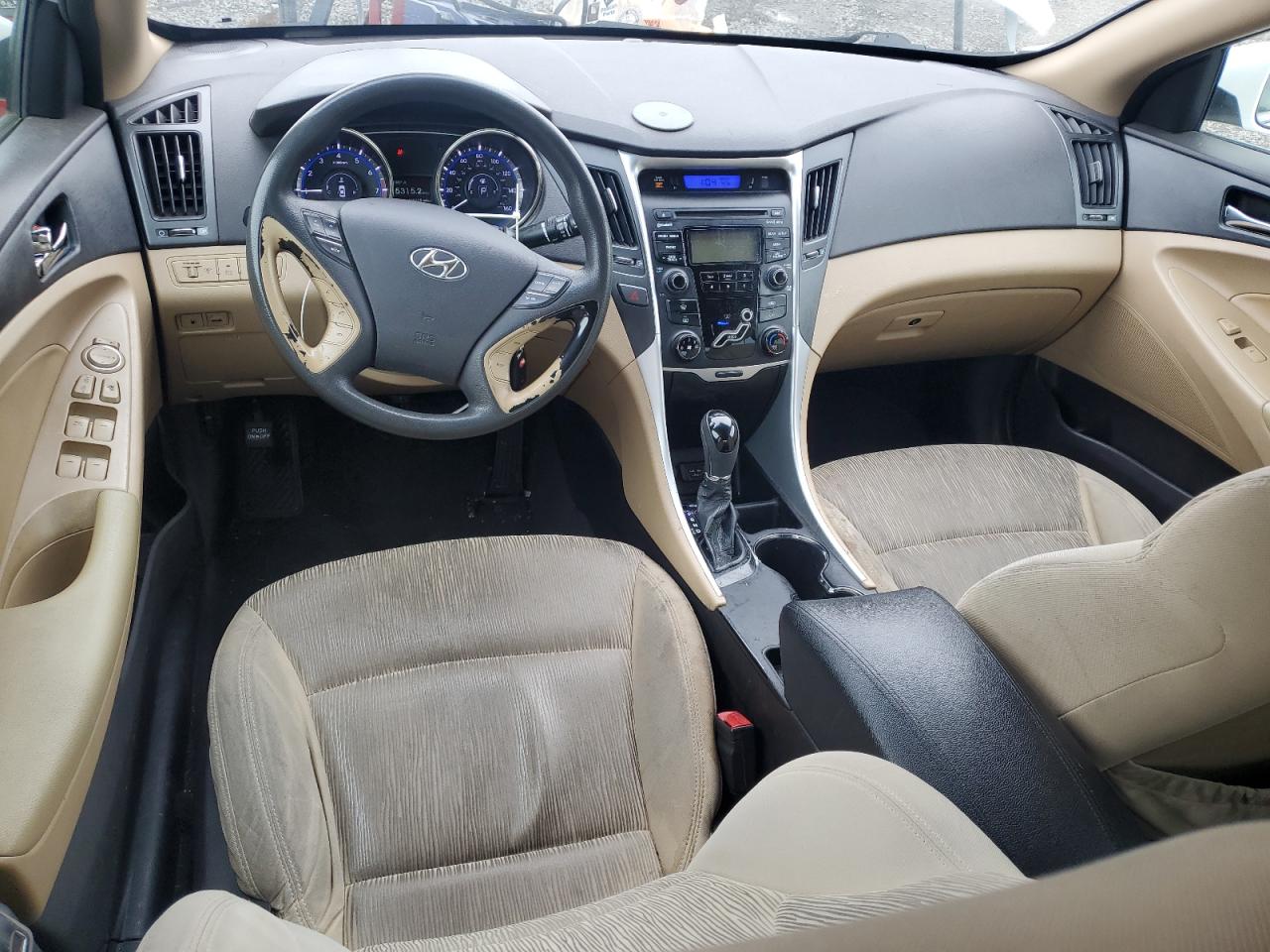 2012 Hyundai Sonata - Image 8