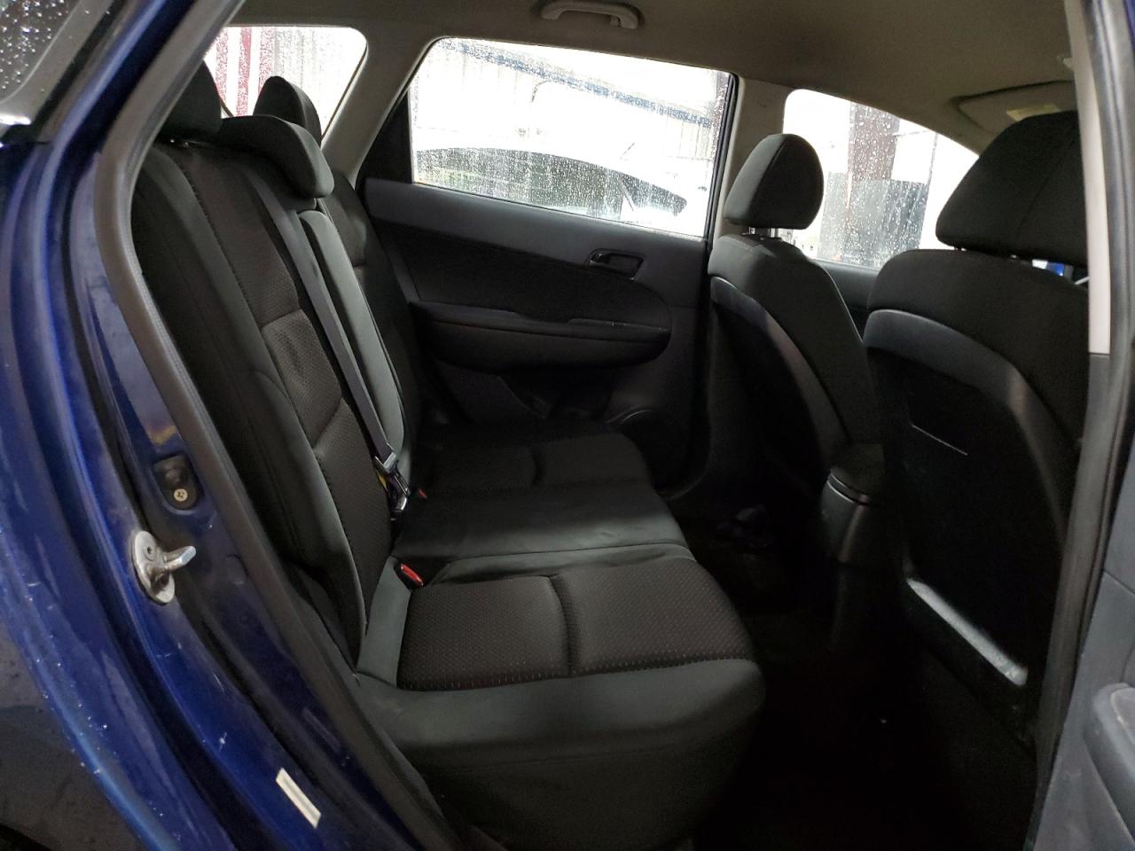 2012 Hyundai Elantra - Image 10