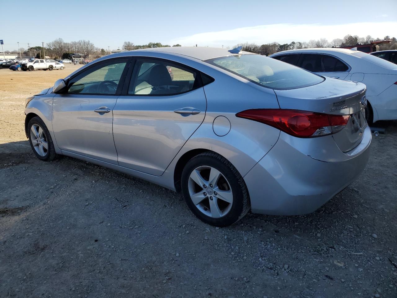 2011 Hyundai Elantra - Image 2