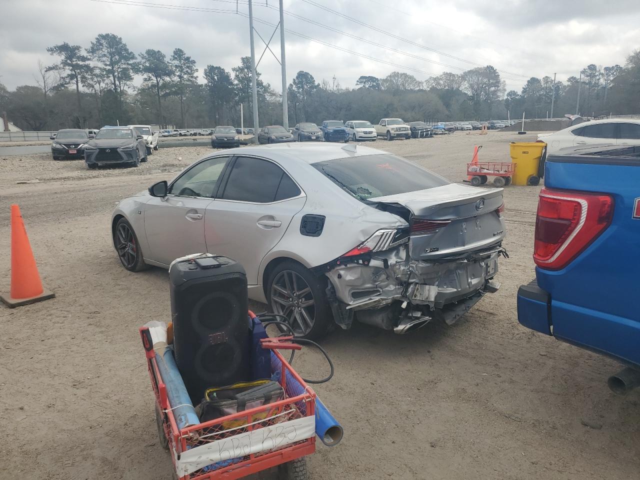 2018 Lexus IS - Image 2