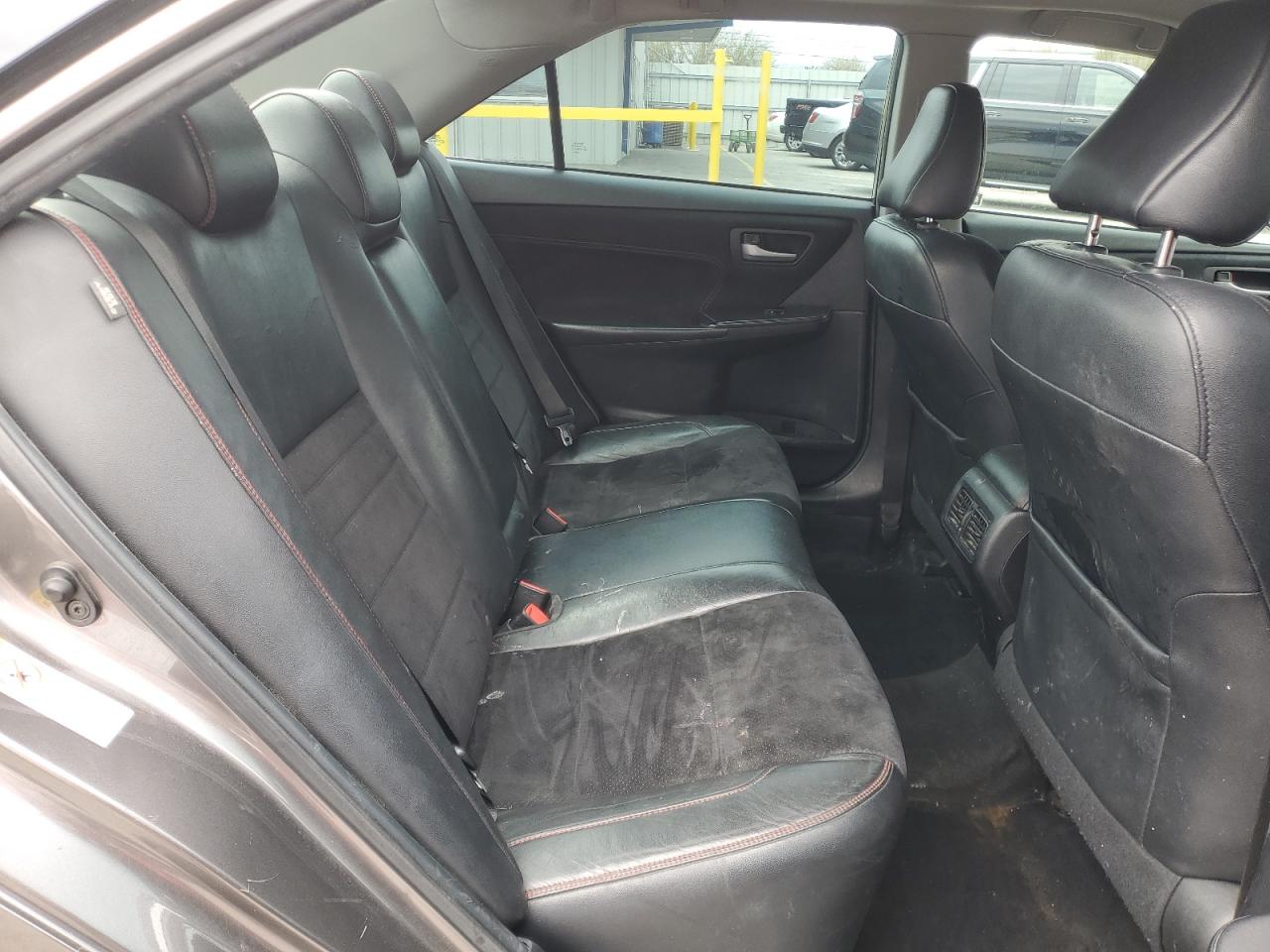 2015 Toyota Camry - Image 10