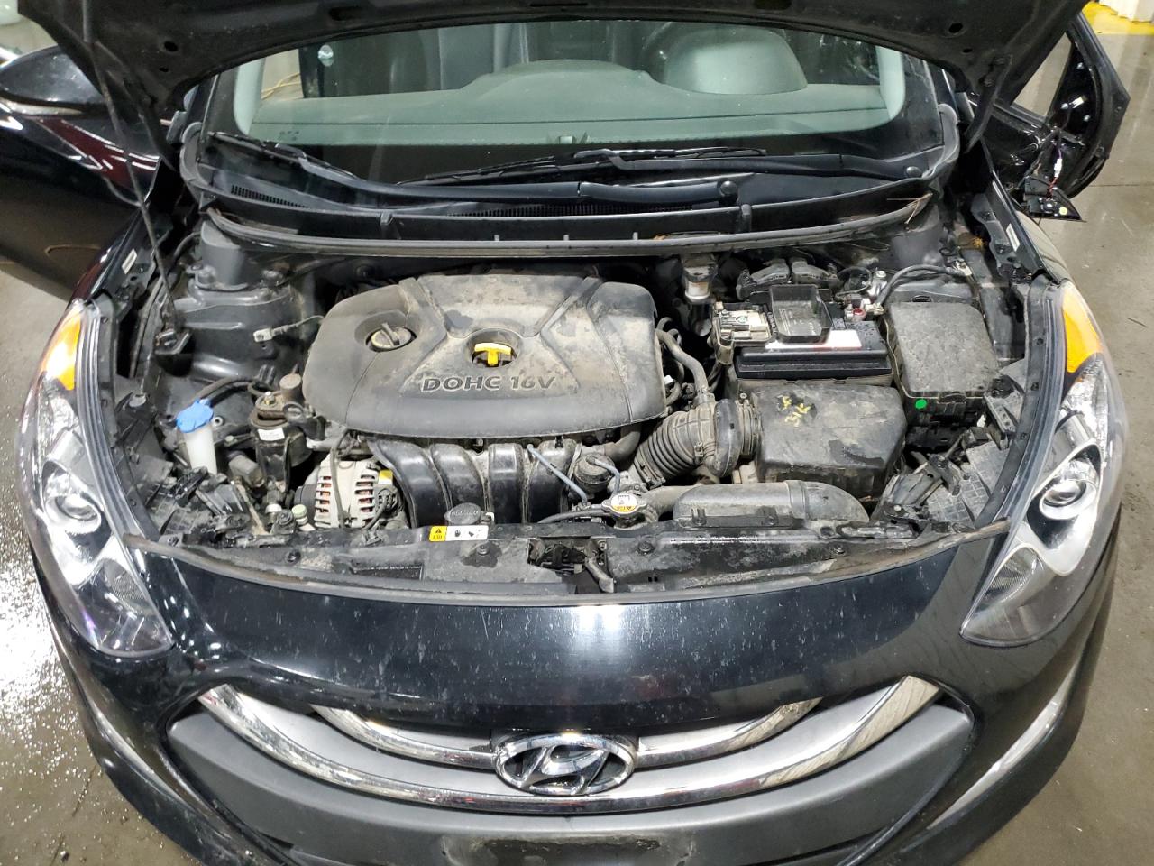 2013 Hyundai Elantra - Image 12