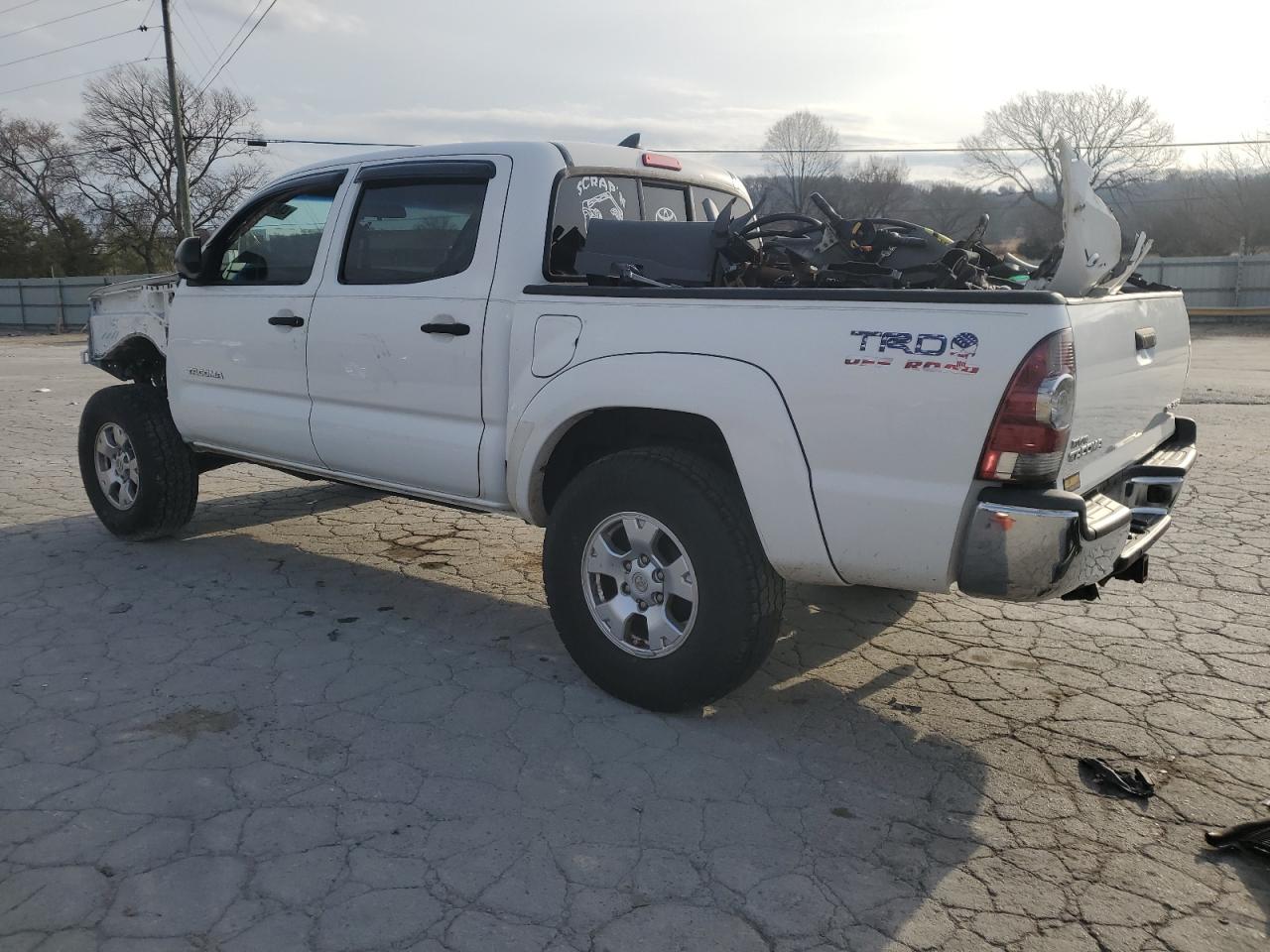 2014 Toyota Tacoma - Image 2