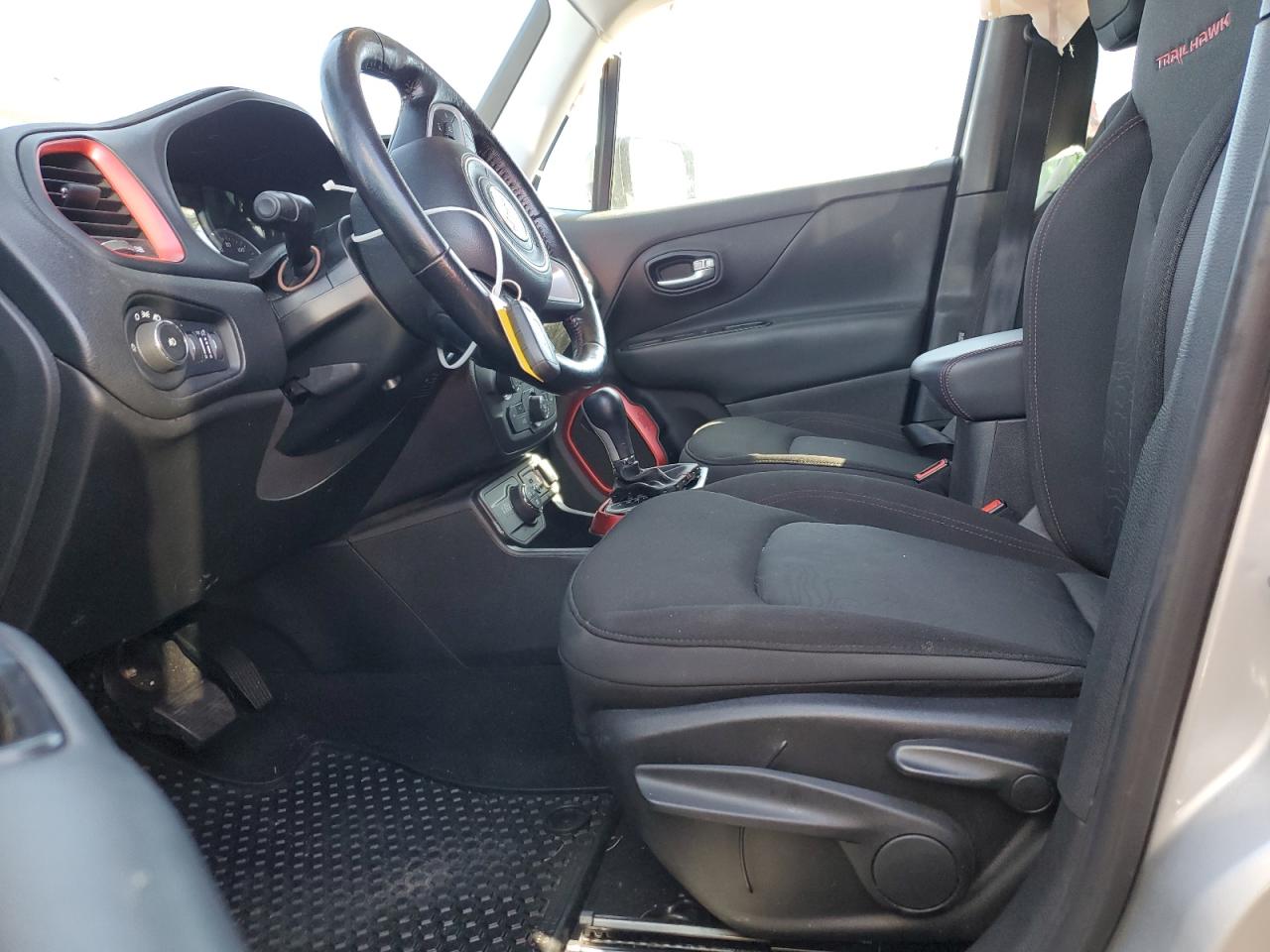 2018 Jeep Renegade - Image 7