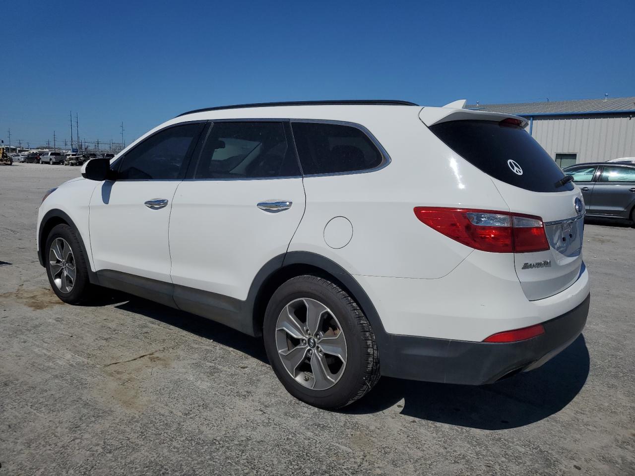 2015 Hyundai Santa Fe - Image 2