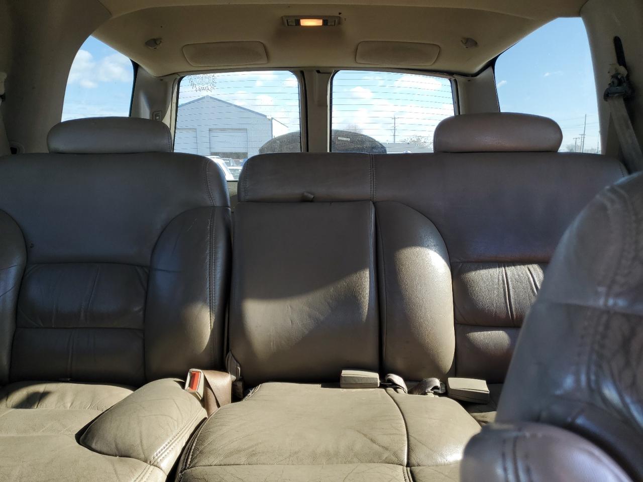 1999 Chevrolet Tahoe - Image 10