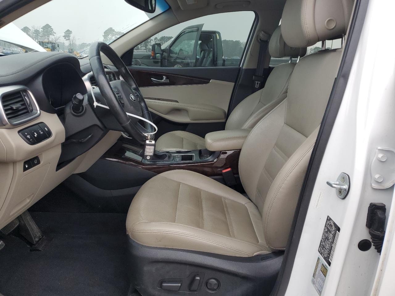 2016 Kia Sorento - Image 7
