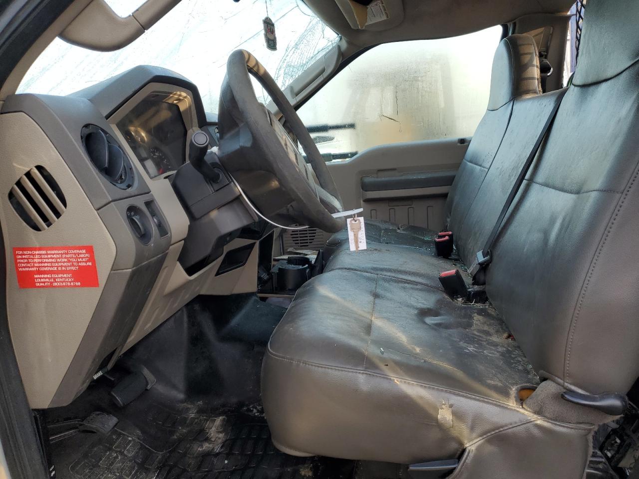 2009 Ford F550 - Image 7