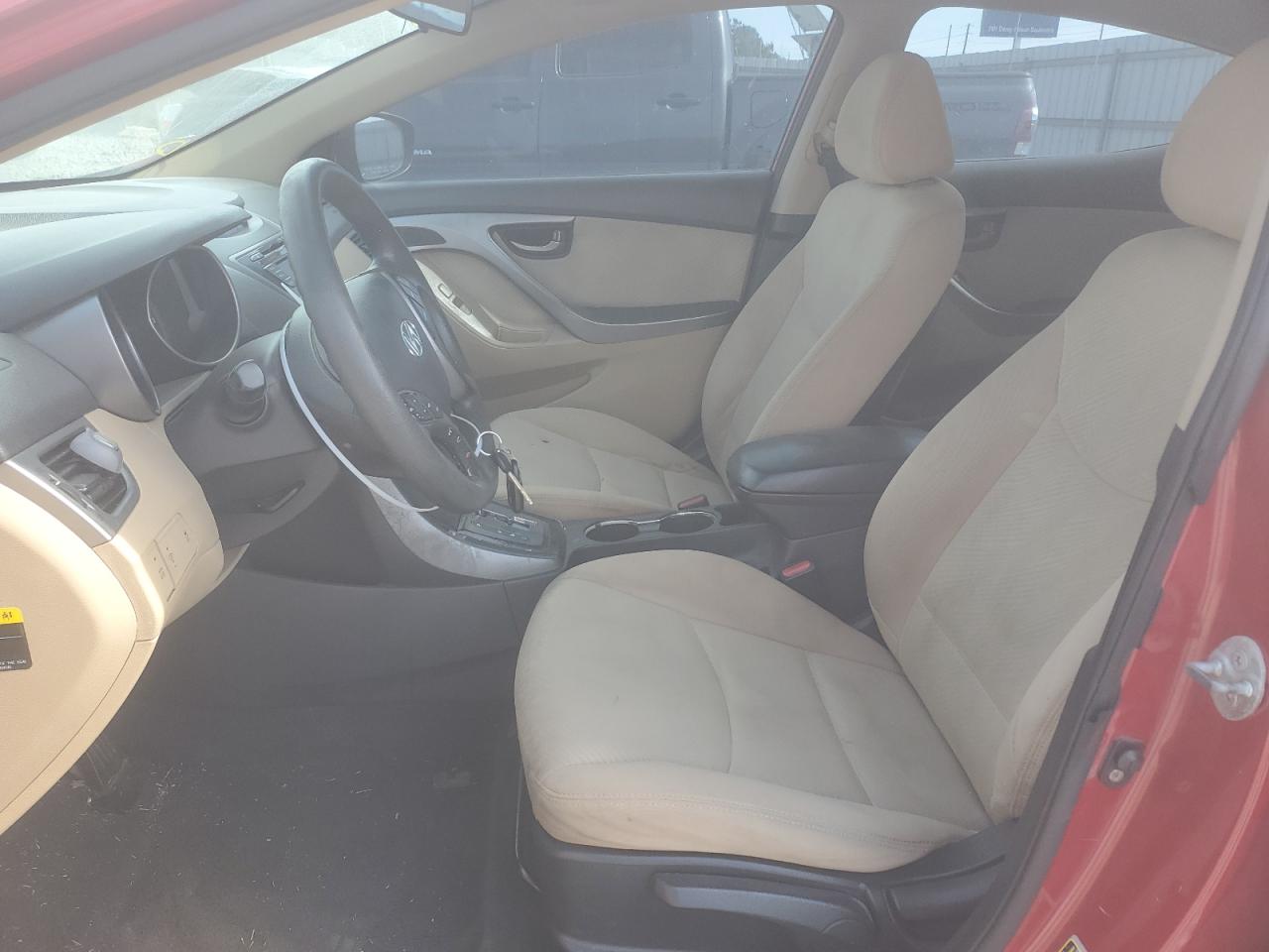 2013 Hyundai Elantra - Image 7