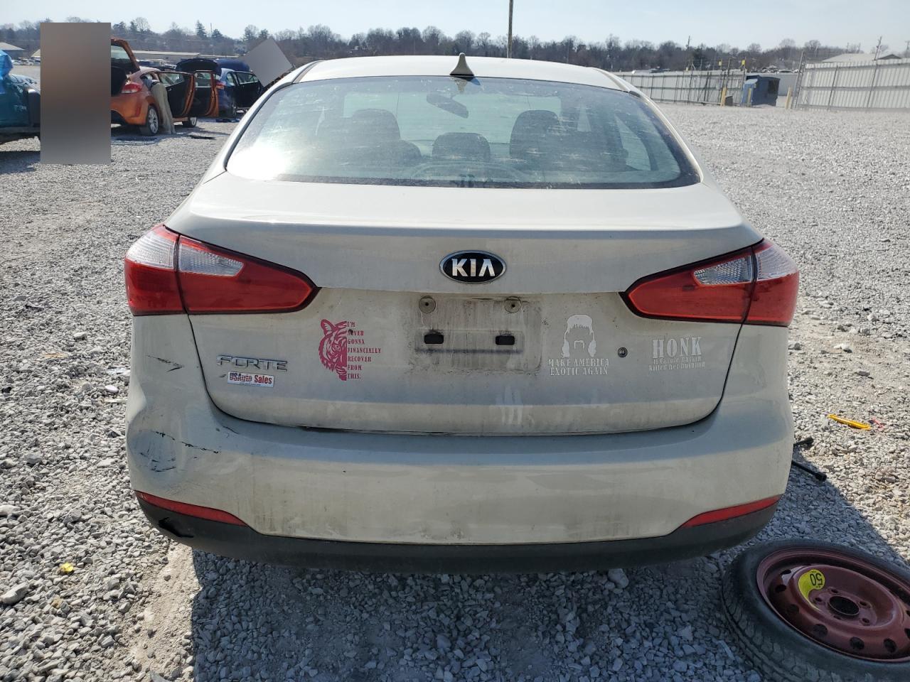 2015 Kia Forte - Image 6