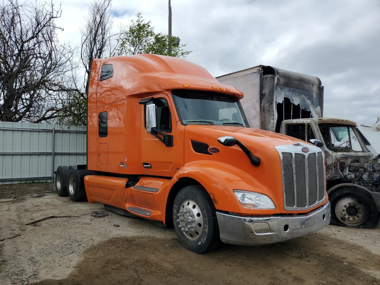 2021 Peterbilt 579 Semi Truck zu verkaufen in Wichita, KS - All Over