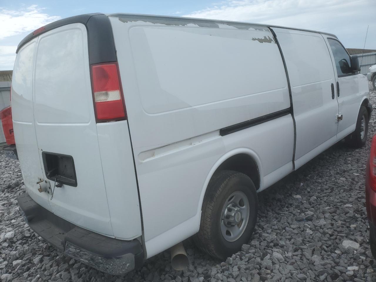 2013 Chevrolet Express - Image 3