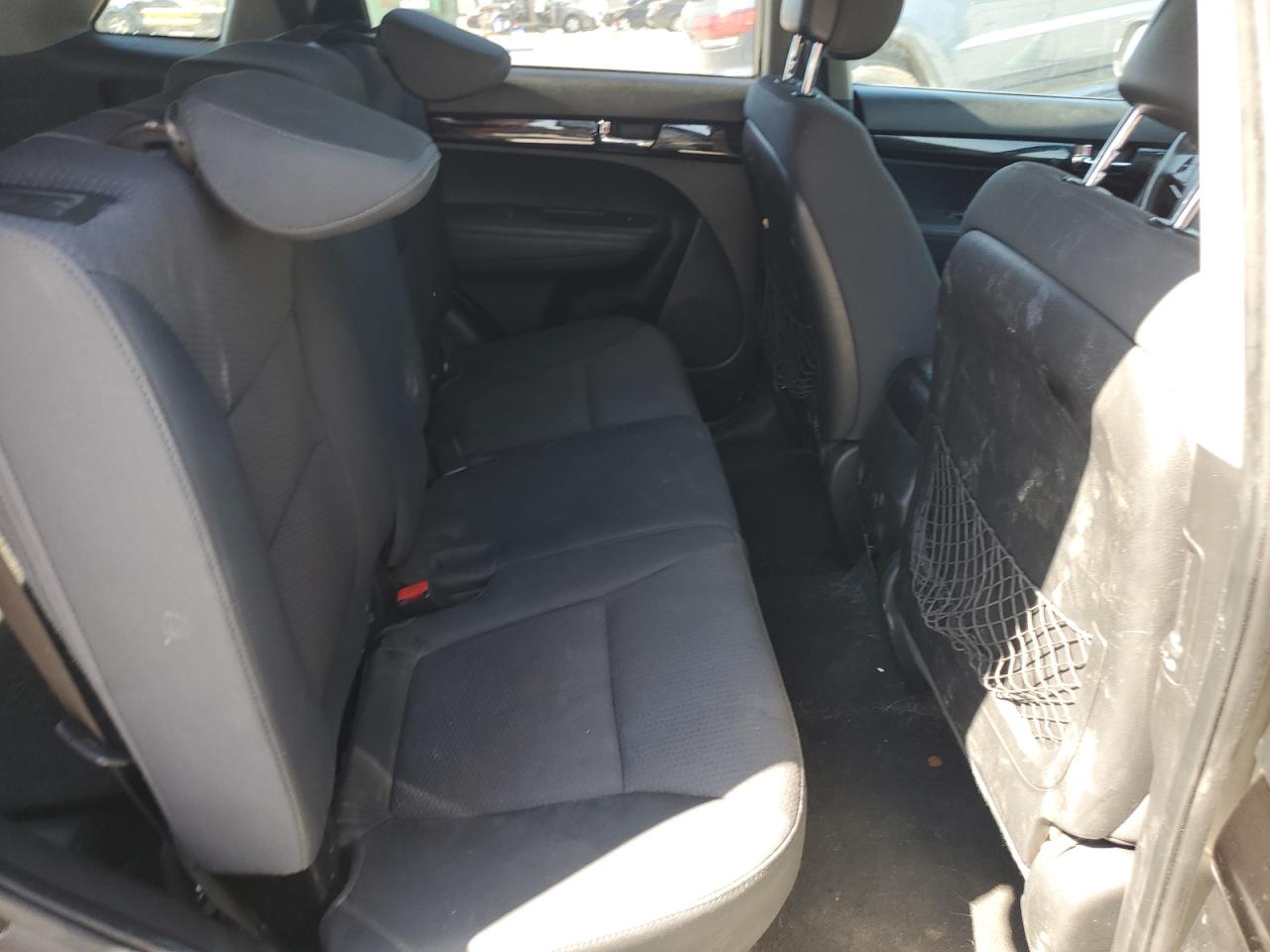2011 Kia Sorento - Image 11